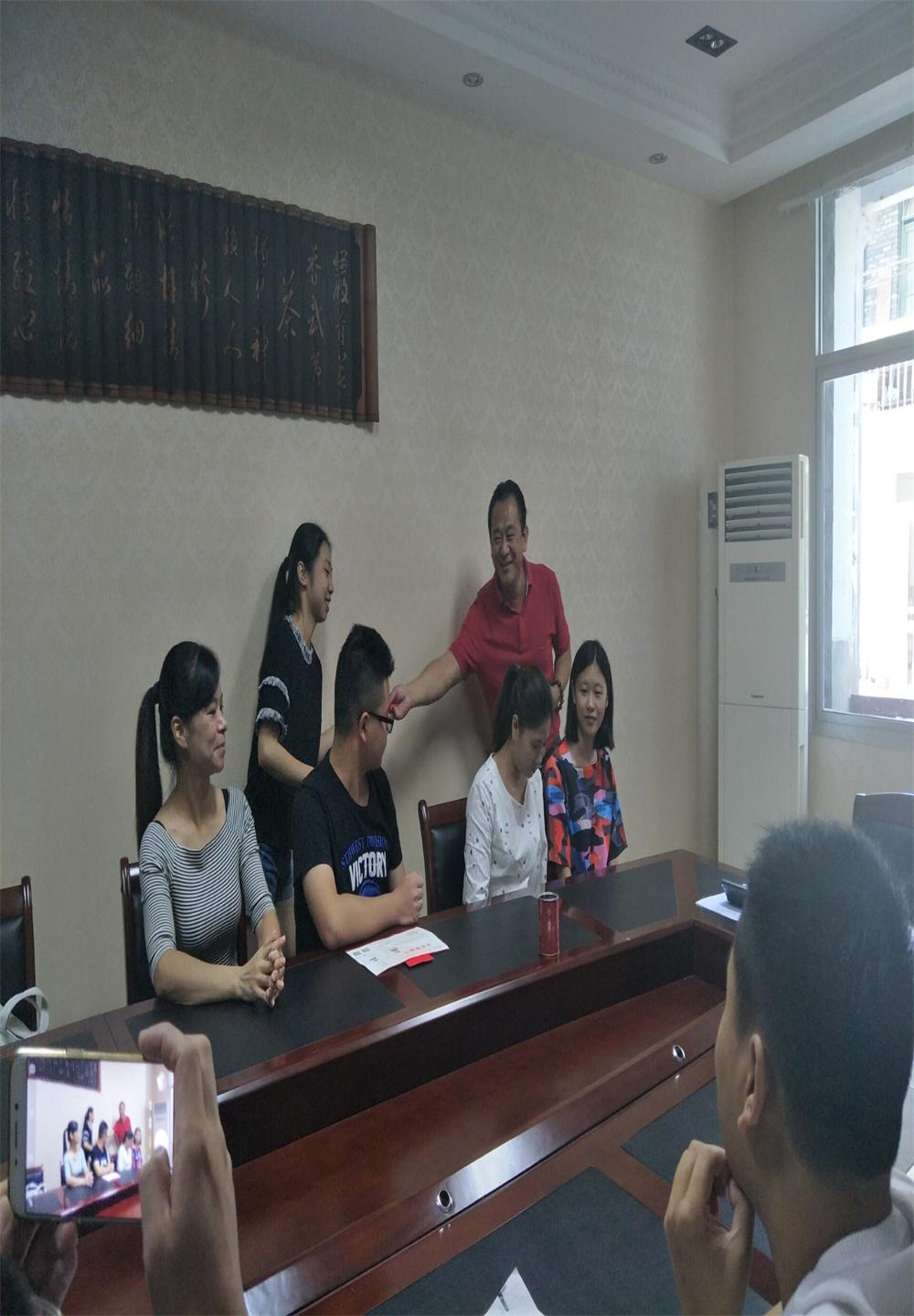 福建易順建筑工程有限公司2017年第一屆：“金秋助學(xué)，學(xué)子圓夢，誠信你我，感恩社會”