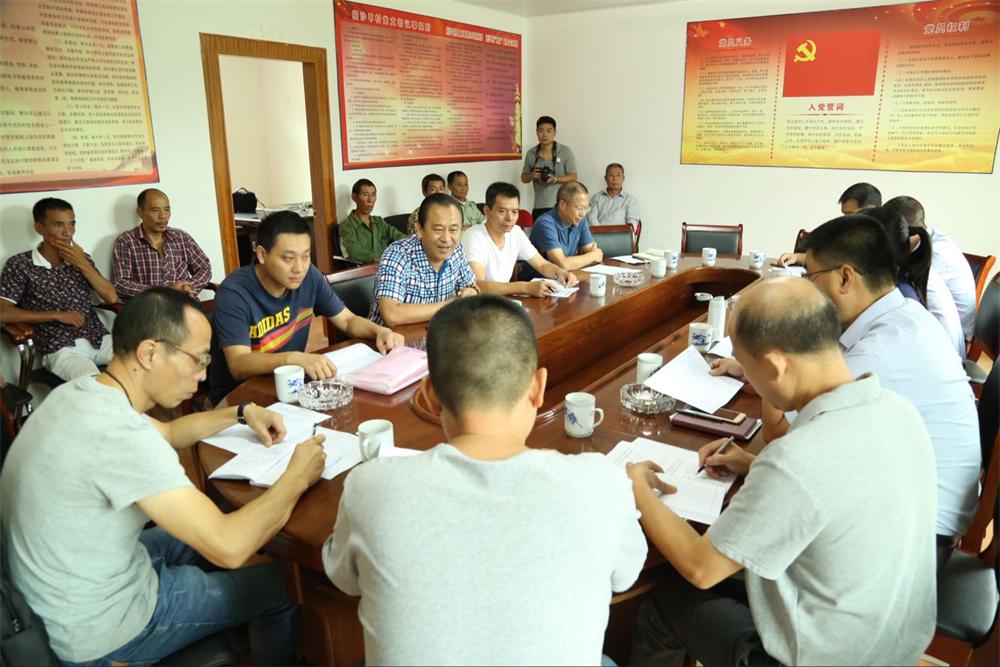 福建易順建筑工程有限公司“互動聯(lián)動、掛鉤幫扶”招沙甲村貧困戶捐贈儀式