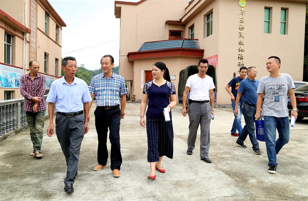 福建易順建筑工程有限公司“互動聯(lián)動、掛鉤幫扶”招沙甲村貧困戶捐贈儀式